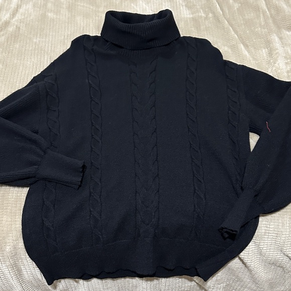 Leani Sweaters - Elegant Black Cable Knit Turtleneck Sweater